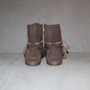 sperry coil hook bootie